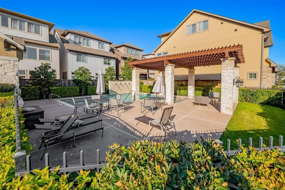 6703 Saxton Manor Ln, Houston, TX 77055