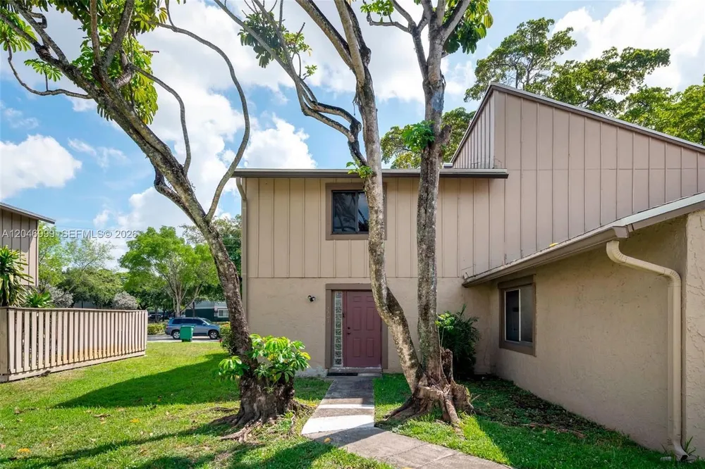 2201 NW 56th Ave, Lauderhill, FL 33313