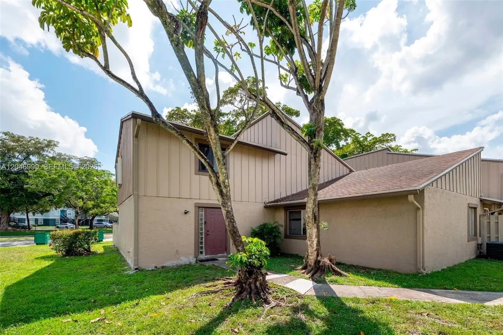 2201 NW 56th Ave, Lauderhill, FL 33313