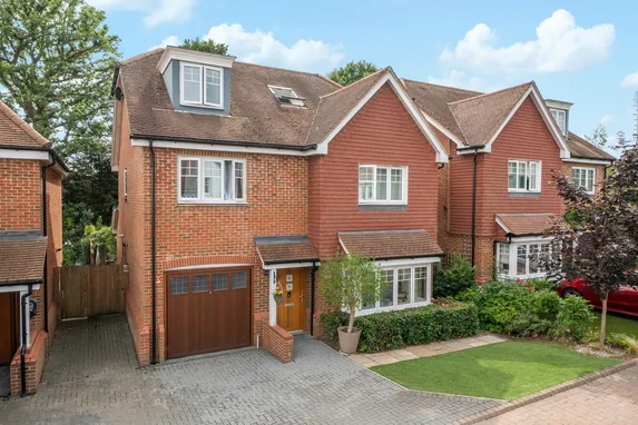 Firs Close, Horsham, RH12