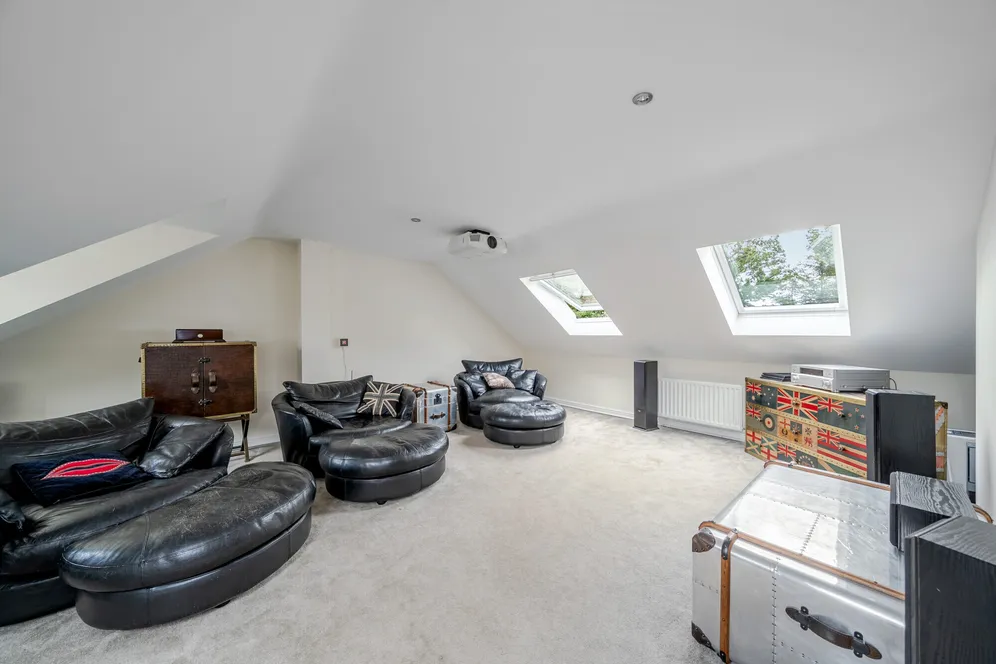 Firs Close, Horsham, RH12 photo 3