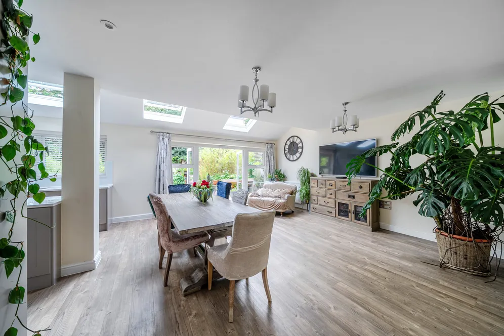 Firs Close, Horsham, RH12 photo 4