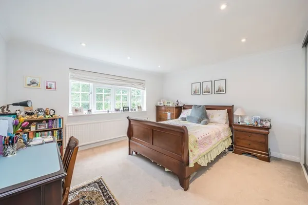 Fairacres, Cobham, KT11 photo 8