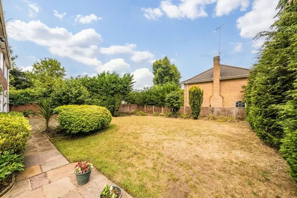 Fairacres, Cobham, KT11 photo 11