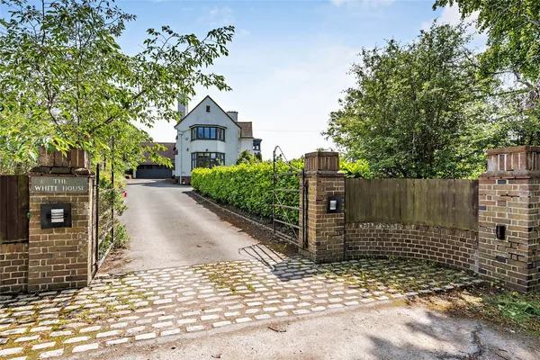 Brook Lane, Parkgate, CH64 photo 22