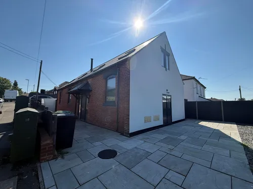 New Road, Netley Abbey, SOUTHAMPTONphoto