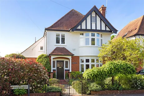 Raleigh Drive, Claygate, KT10
