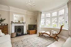 Raleigh Drive, Claygate, KT10 photo 2