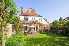 Raleigh Drive, Claygate, KT10 photo 3
