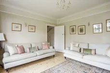 Raleigh Drive, Claygate, KT10 photo 9