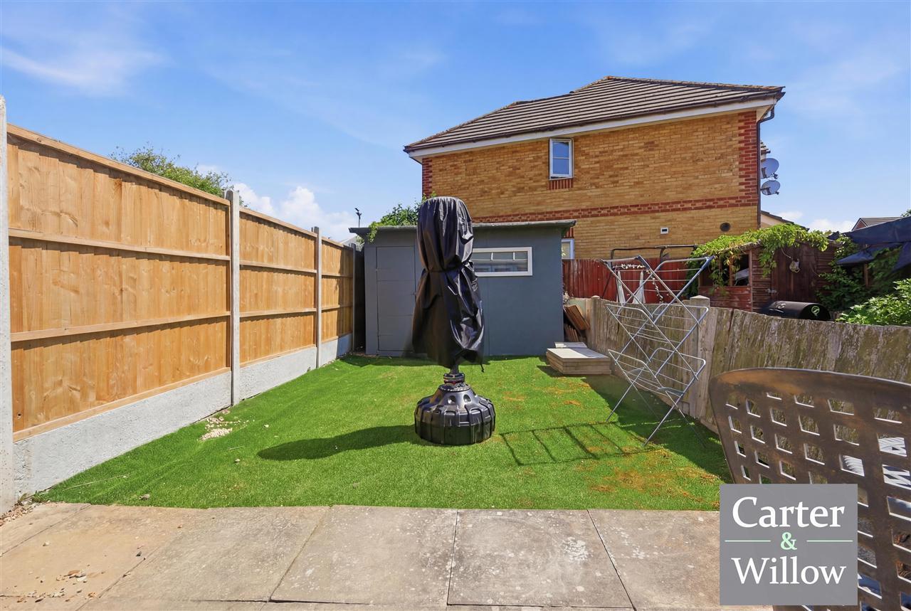 Seagull Close, Essex Image 15