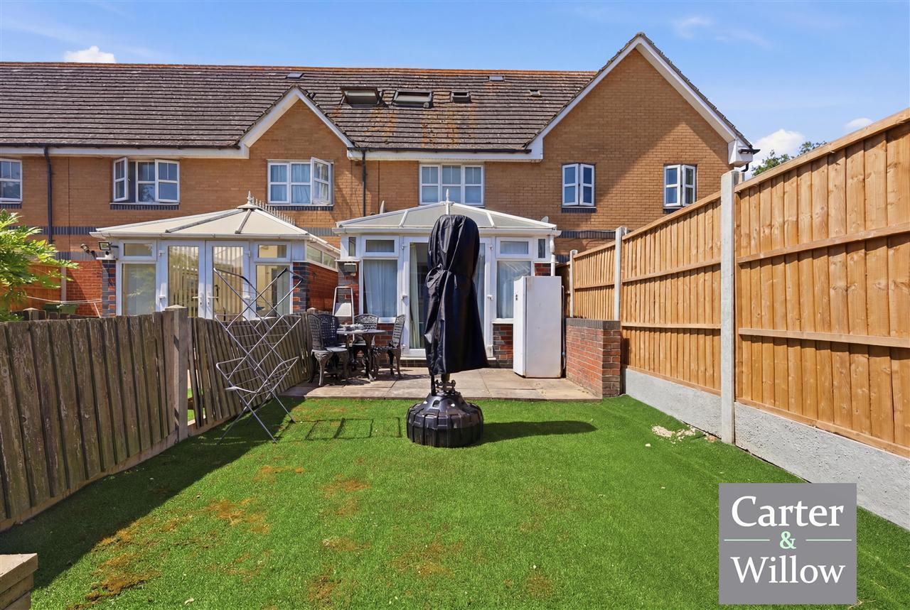 Seagull Close, Essex Image 16