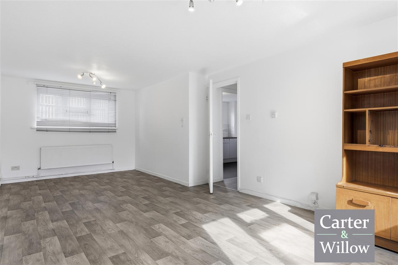 Redden Court Road, Romford, Essex Image 16