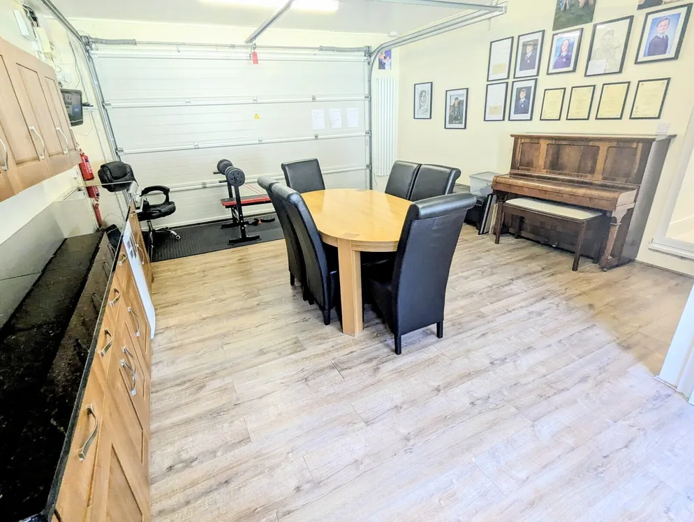 Property carousel item 29