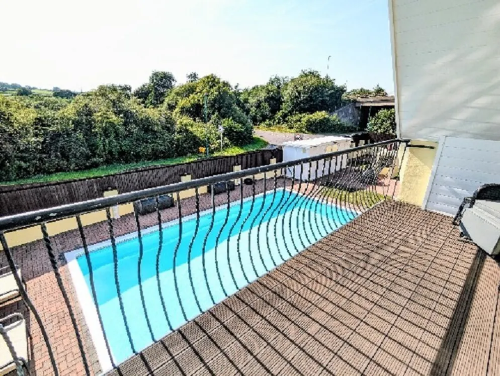 Property carousel item 30