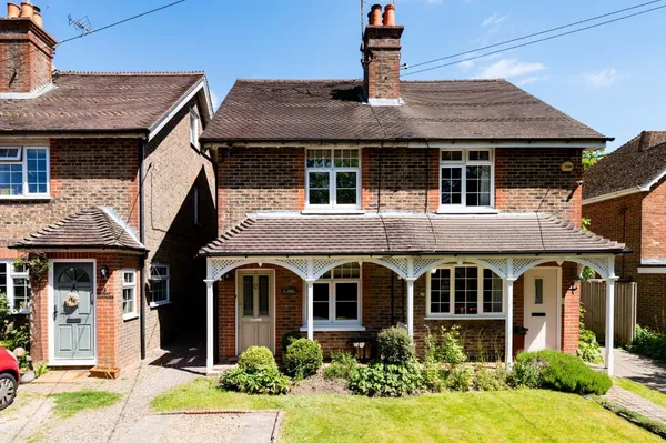 Handcross Road, Staplefield, RH17 photo 1
