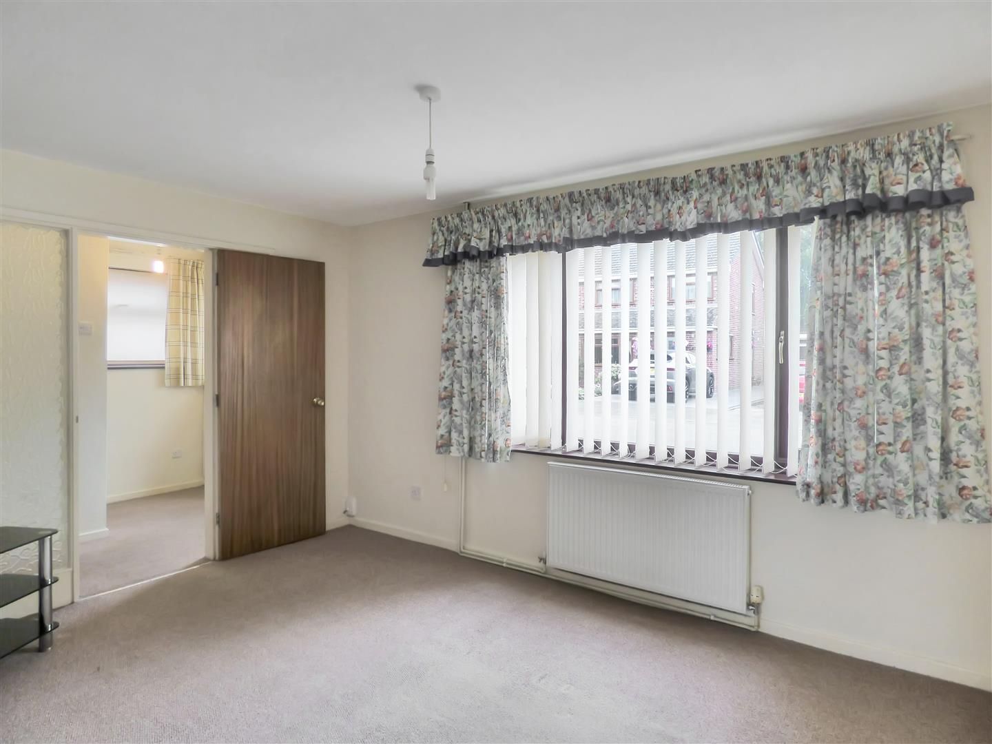 Iveagh Close, Measham, Swadlincote Image 3