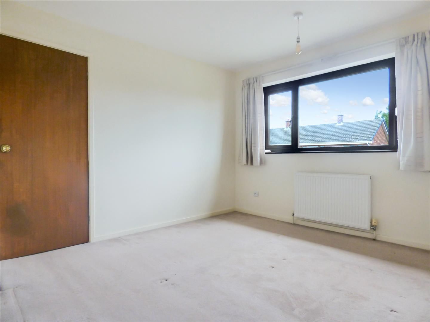 Iveagh Close, Measham, Swadlincote Image 11