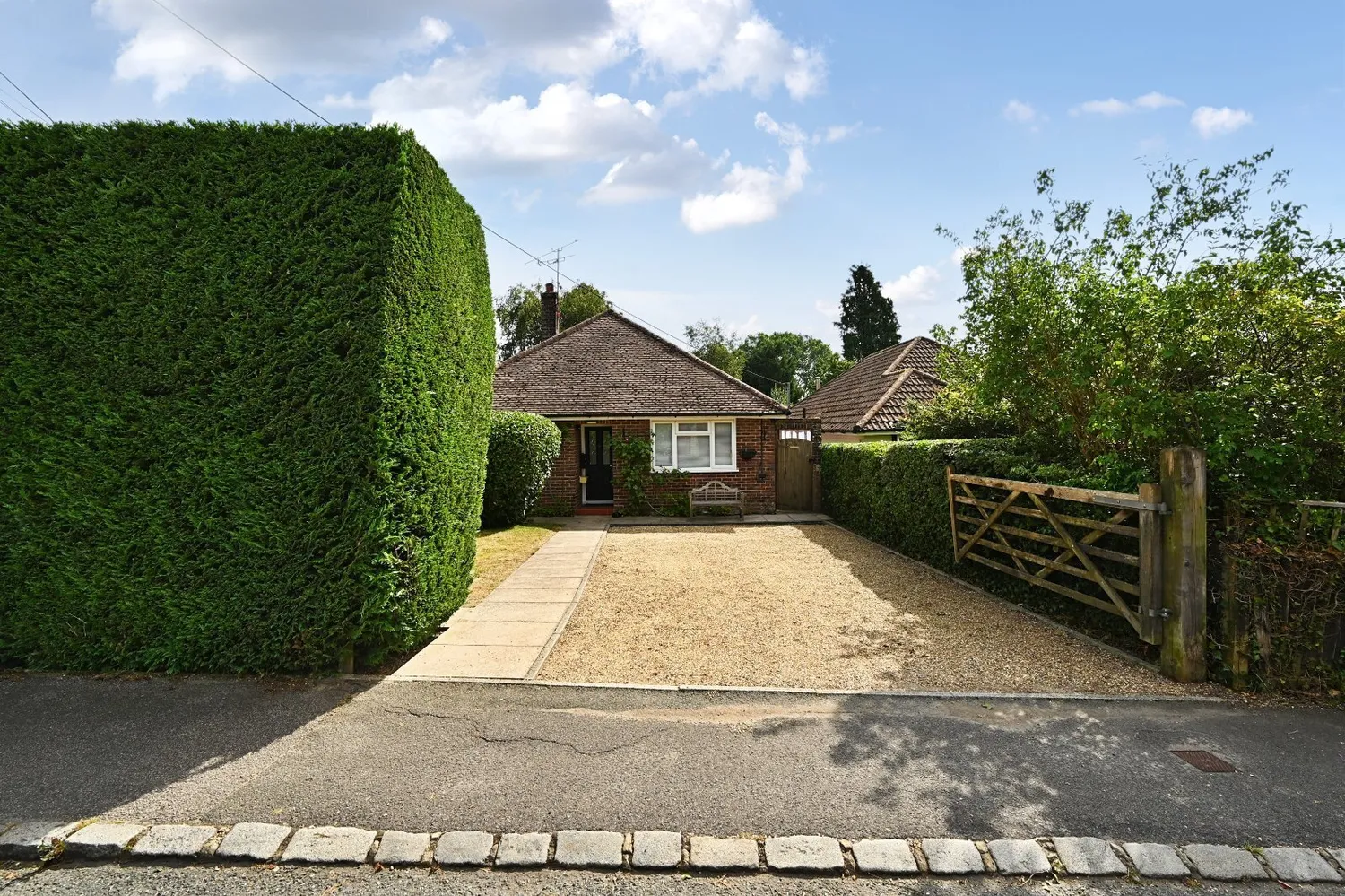 Beaconsfield Road, Chelwood Gate, RH17 photo 9