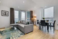 Nine Elms Point, 50 Wandsworth Road London SW8 photo 2