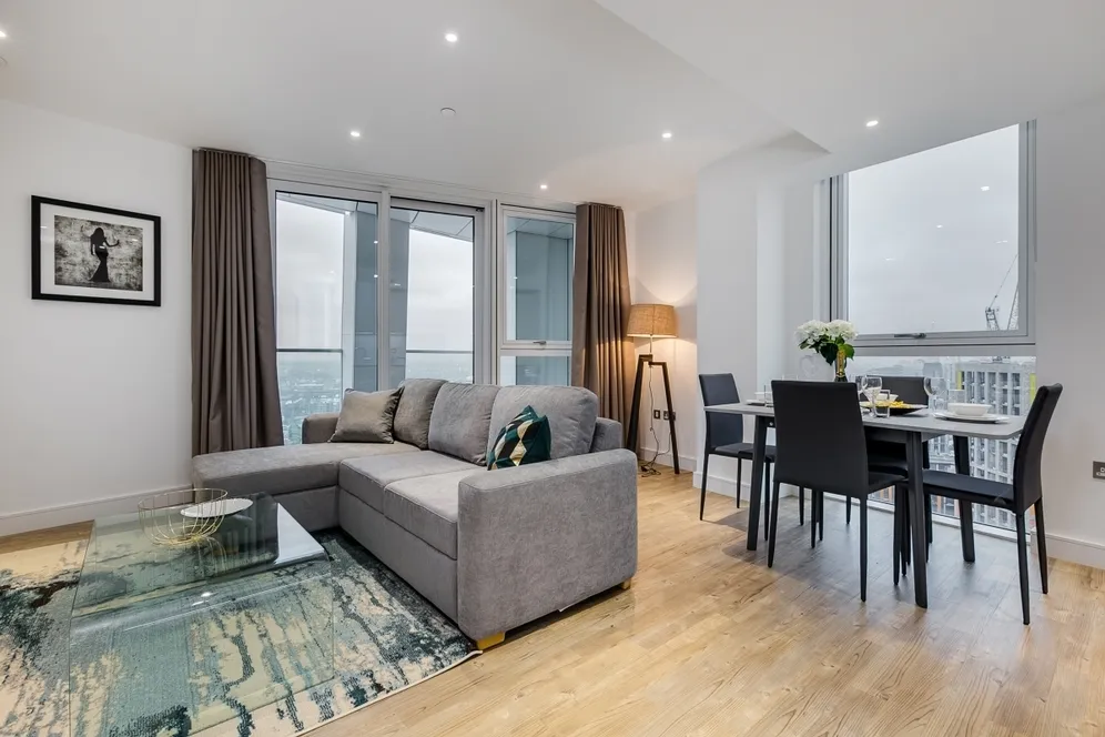 Nine Elms Point, 50 Wandsworth Road London SW8 photo 2