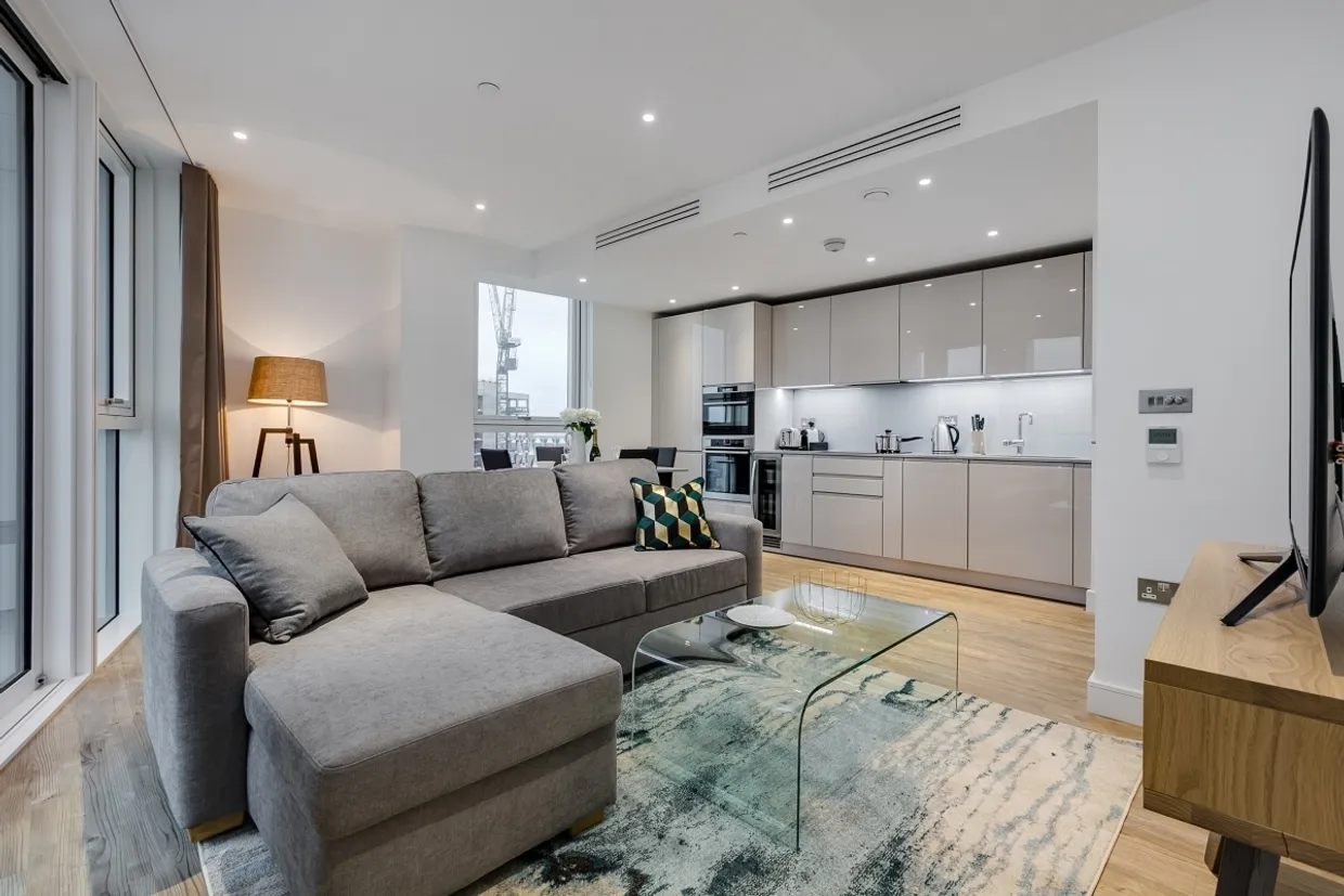 Nine Elms Point, 50 Wandsworth Road London SW8 photo 3