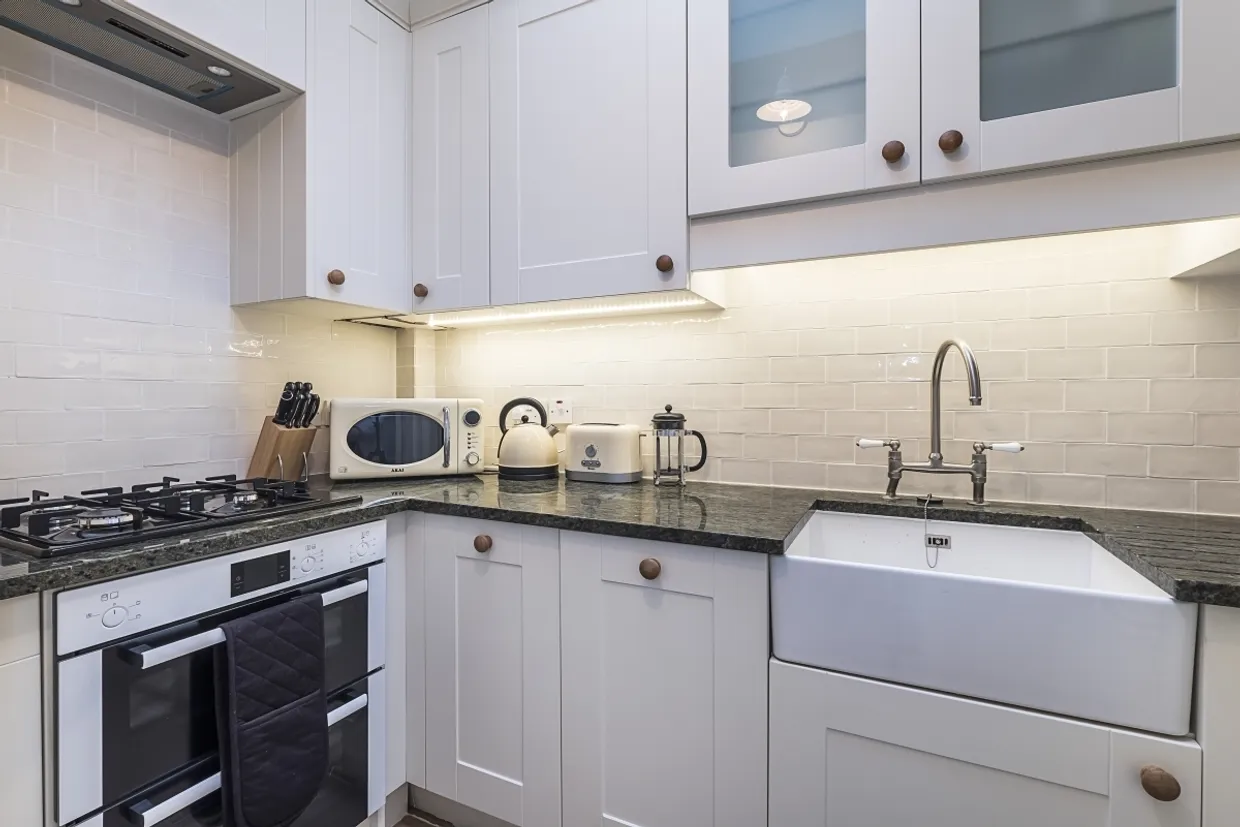 Sloane Court East, Chelsea, SW3 photo 10
