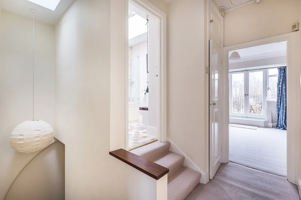 Sloane Court East, Chelsea, SW3 photo 11