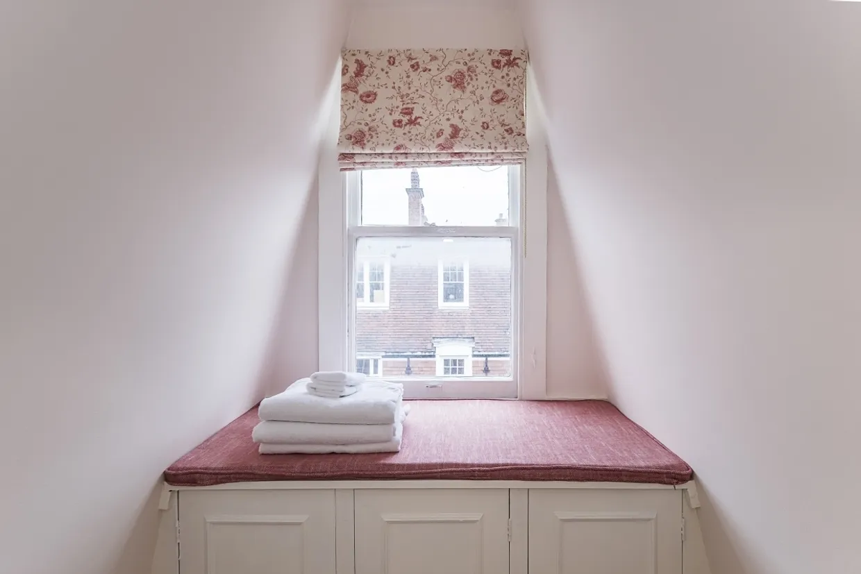 Sloane Court East, Chelsea, SW3 photo 13