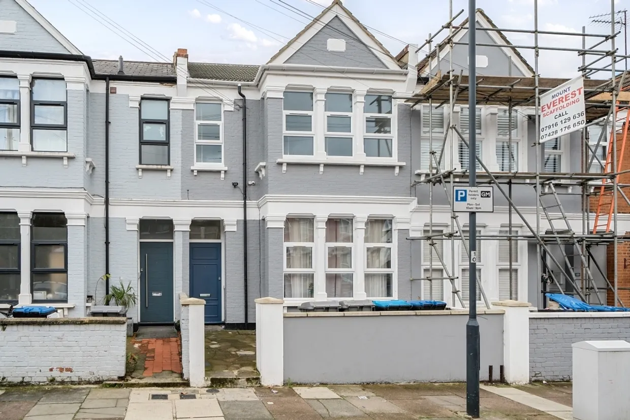 Larch Road London NW2 photo 5