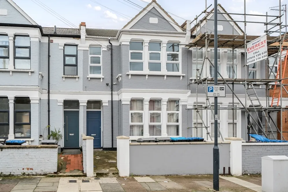 Larch Road London NW2 photo 5
