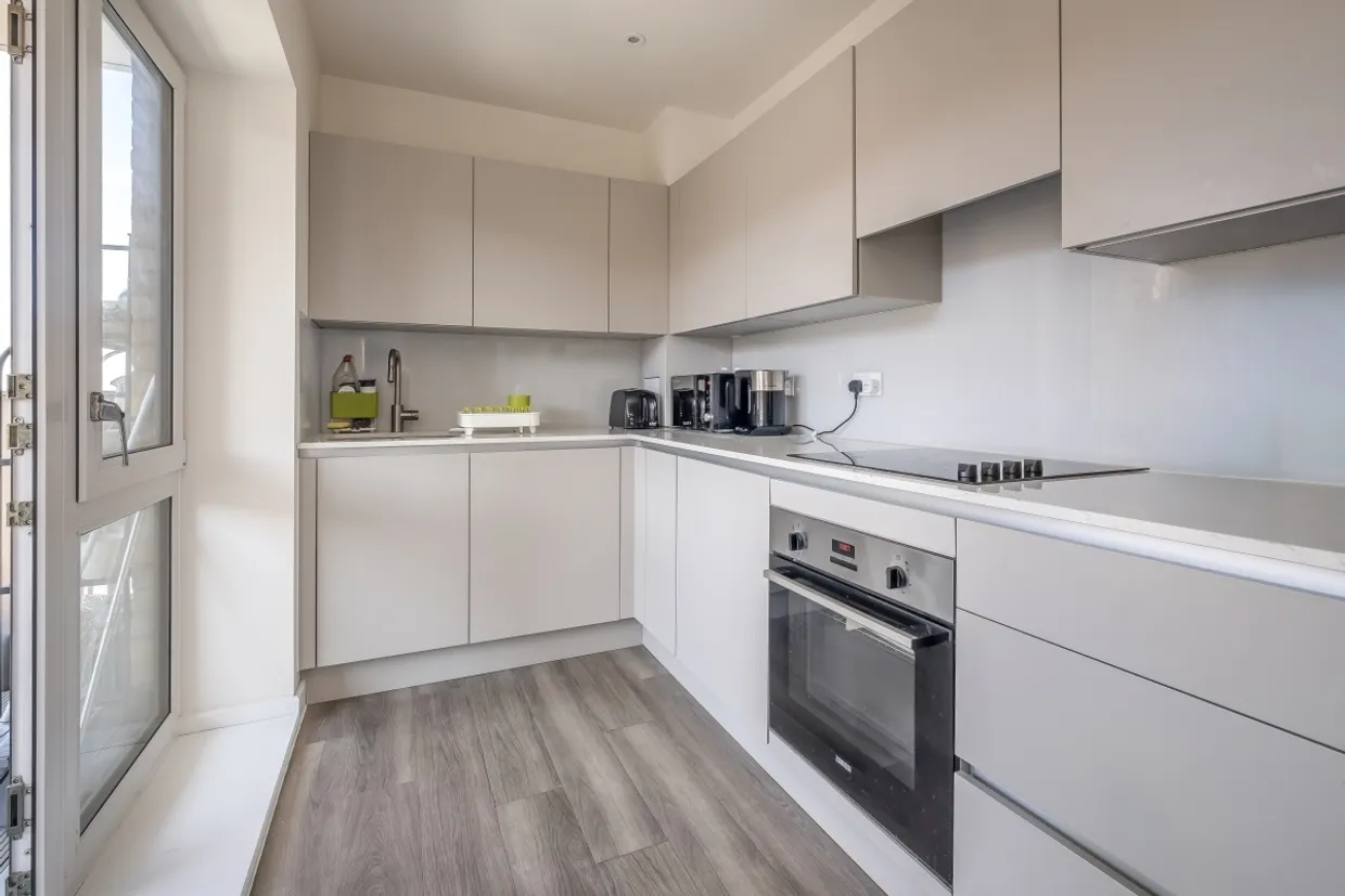 20 Springfield Drive Wandsworth SW17 photo 1