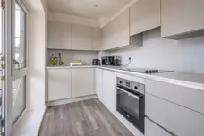 20 Springfield Drive Wandsworth SW17 photo 1