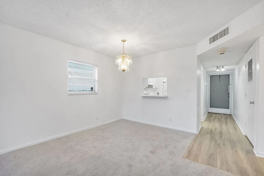 1075 Riverside Dr, Coral Springs, FL 33071