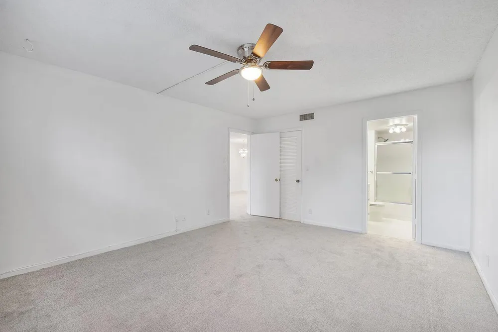 1075 Riverside Dr, Coral Springs, FL 33071