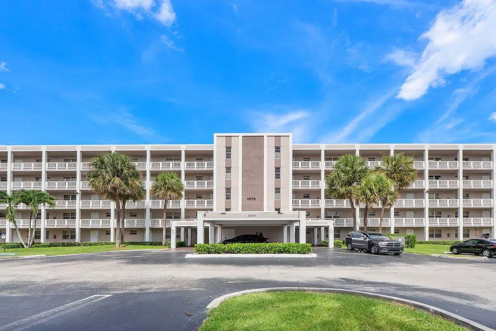 1075 Riverside Dr, Coral Springs, FL 33071