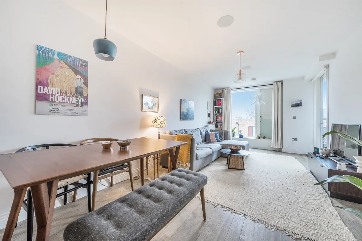 Quayle Crescent, LONDON