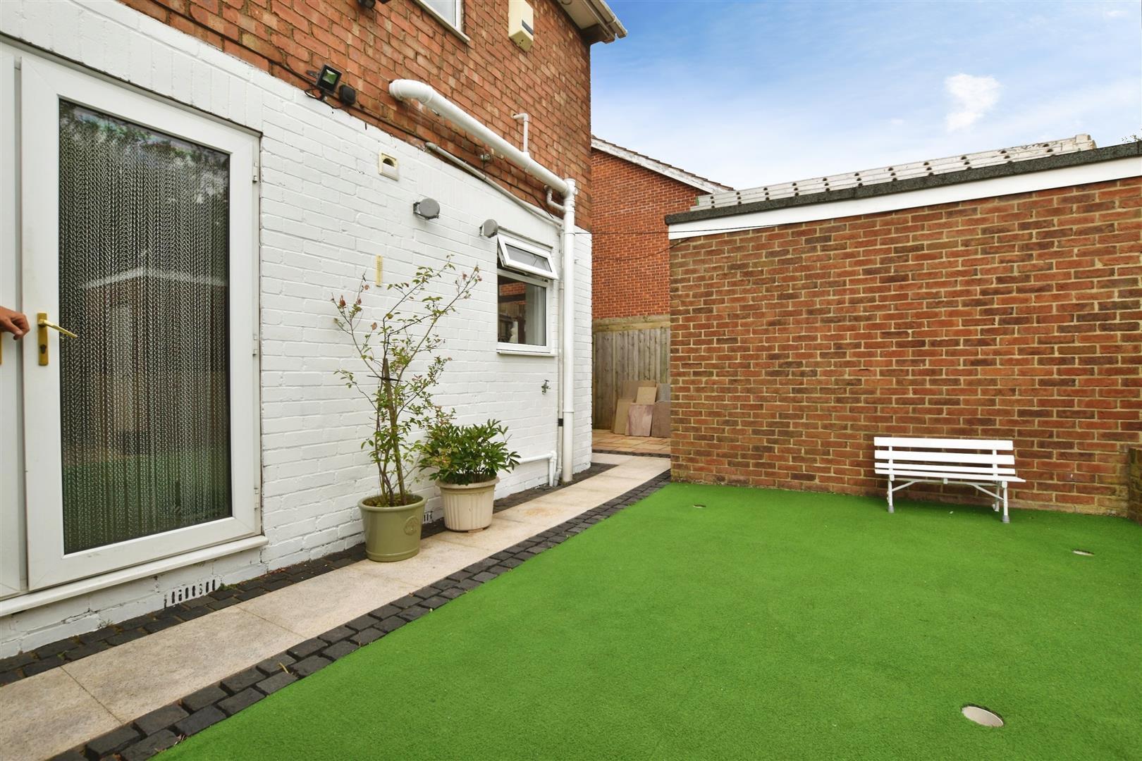 Garth Avenue, Bilton Image 14