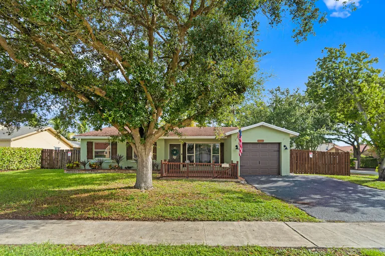 11651 NW 39th St, Sunrise, FL 33323