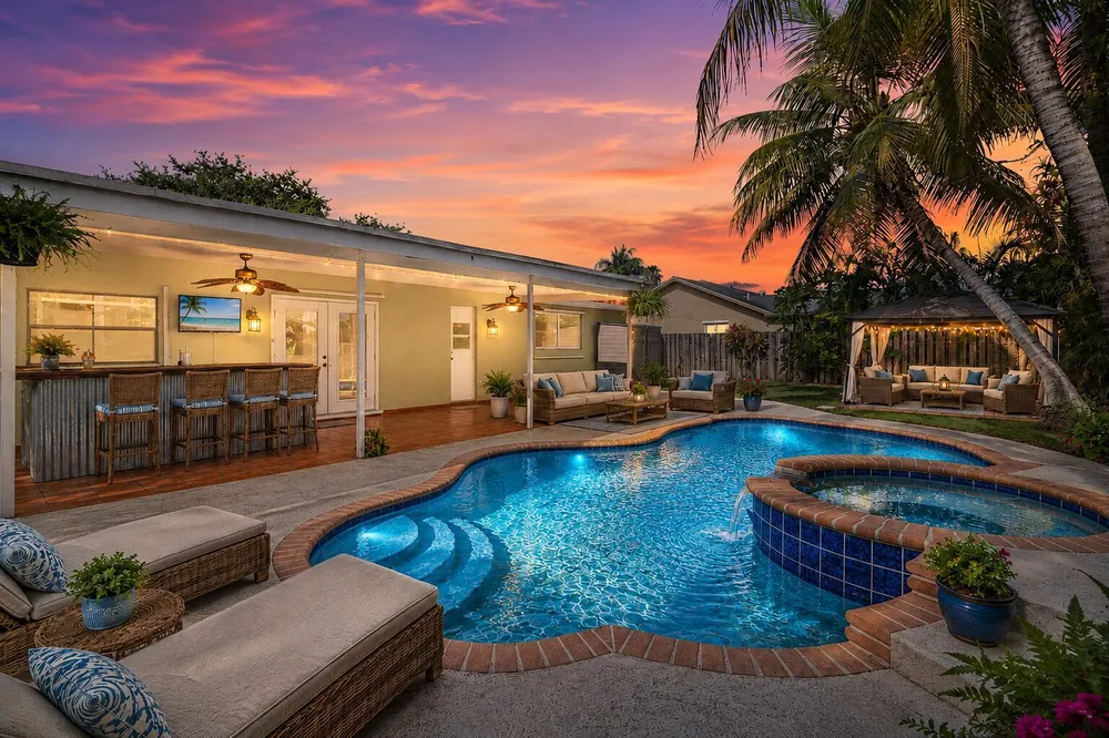 11651 NW 39th St, Sunrise, FL 33323