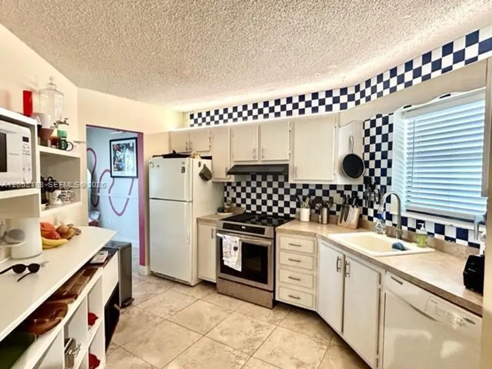 6555 W Broward Blvd, Plantation, FL 33317