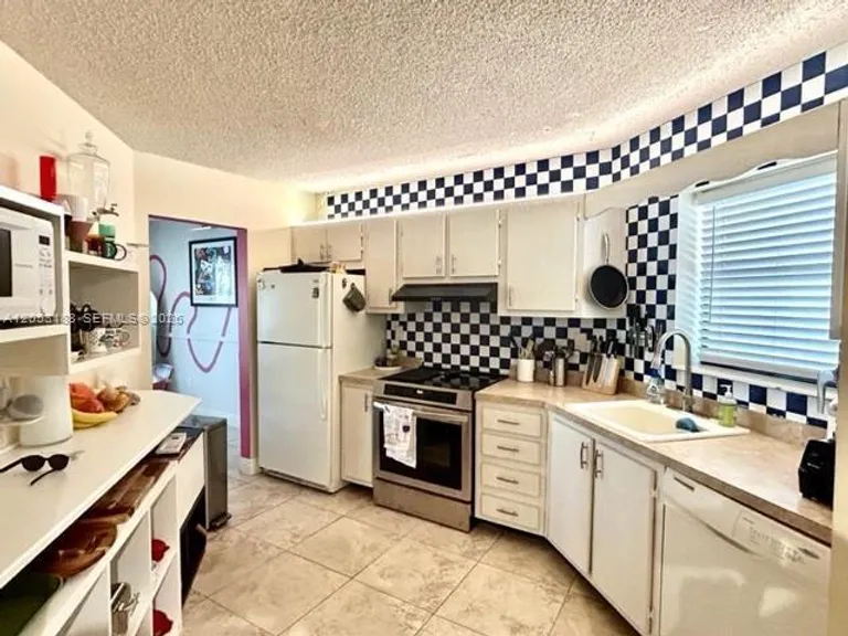 6555 W Broward Blvd, Plantation, FL 33317