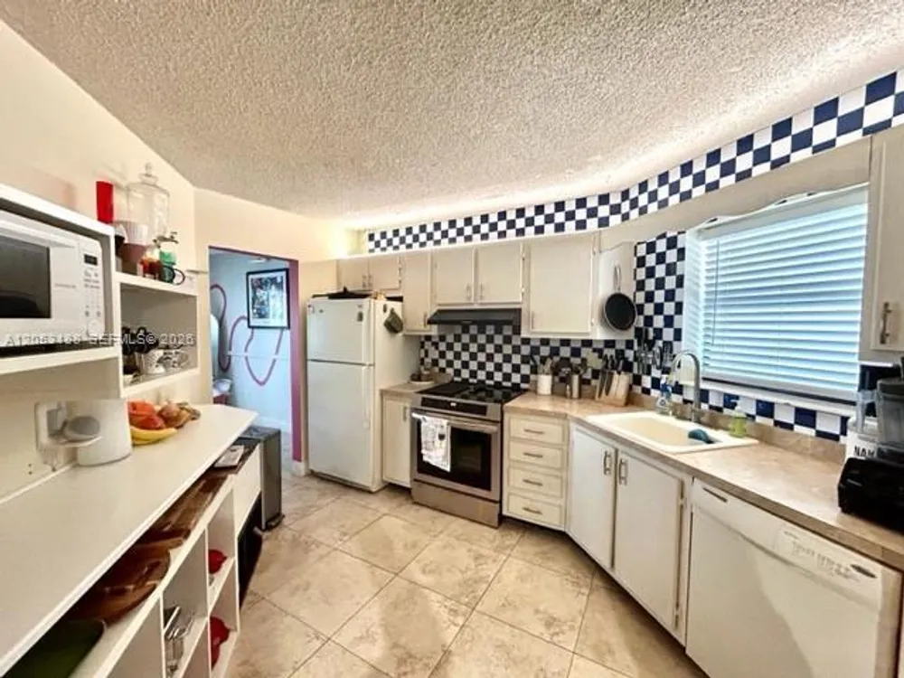 6555 W Broward Blvd, Plantation, FL 33317