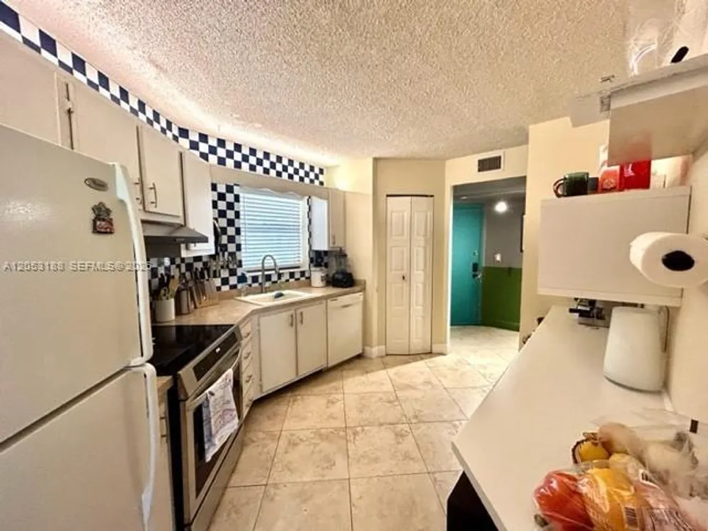 6555 W Broward Blvd, Plantation, FL 33317