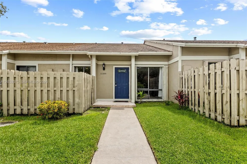 11166 NW 37th St, Sunrise, FL 33351