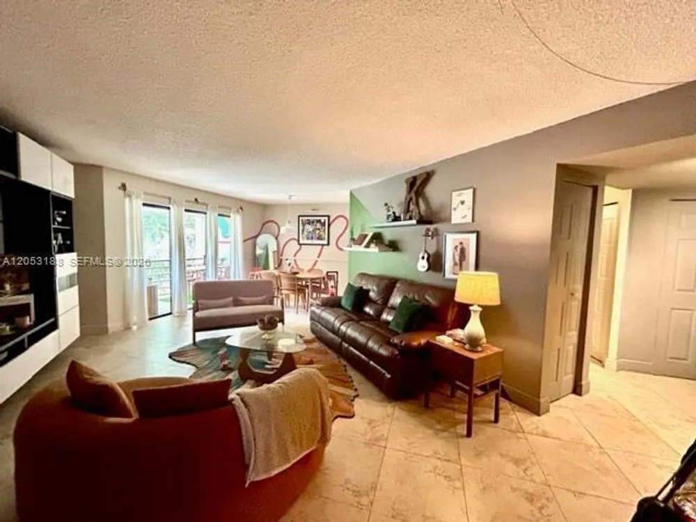 6555 W Broward Blvd, Plantation, FL 33317