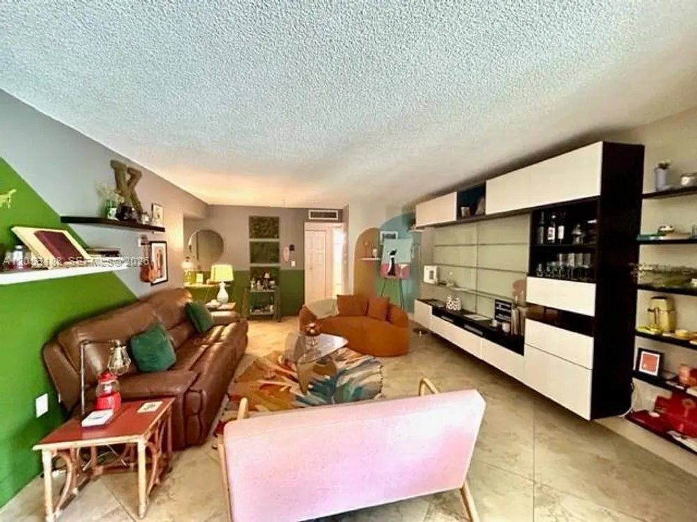 6555 W Broward Blvd, Plantation, FL 33317