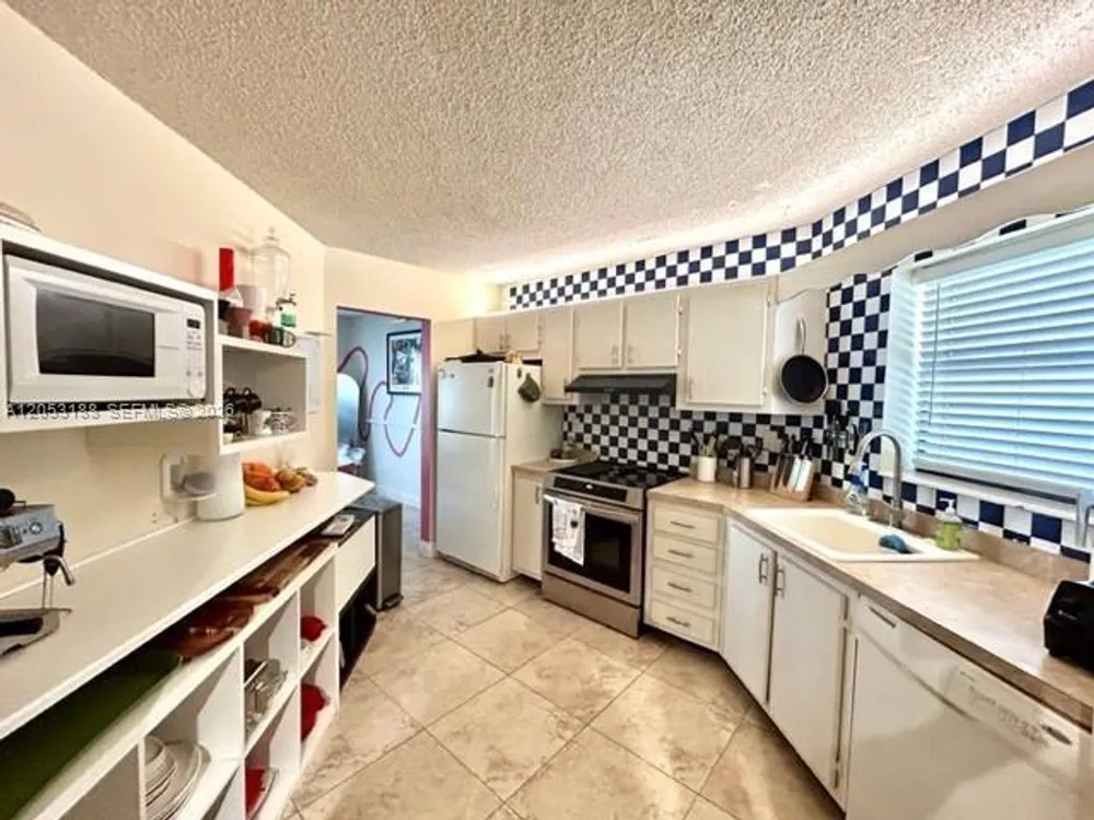 6555 W Broward Blvd, Plantation, FL 33317