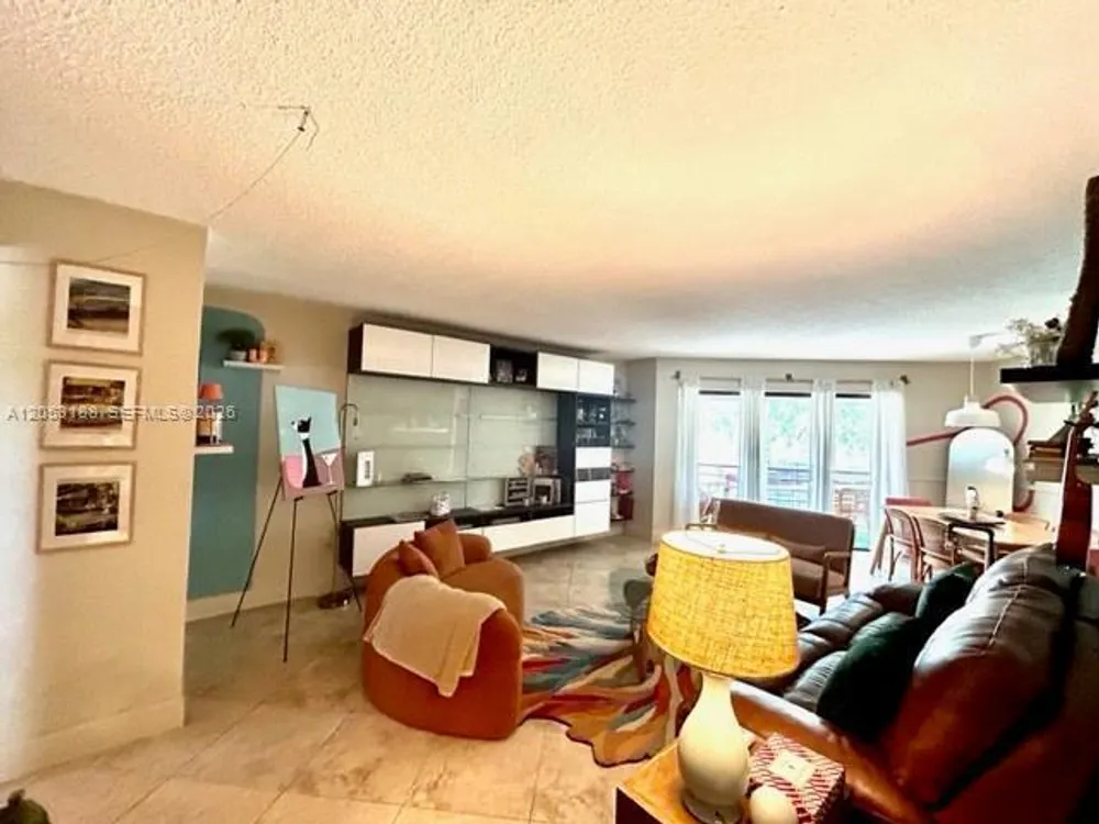 6555 W Broward Blvd, Plantation, FL 33317