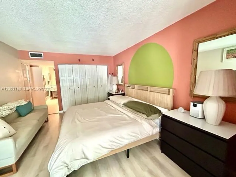 6555 W Broward Blvd, Plantation, FL 33317
